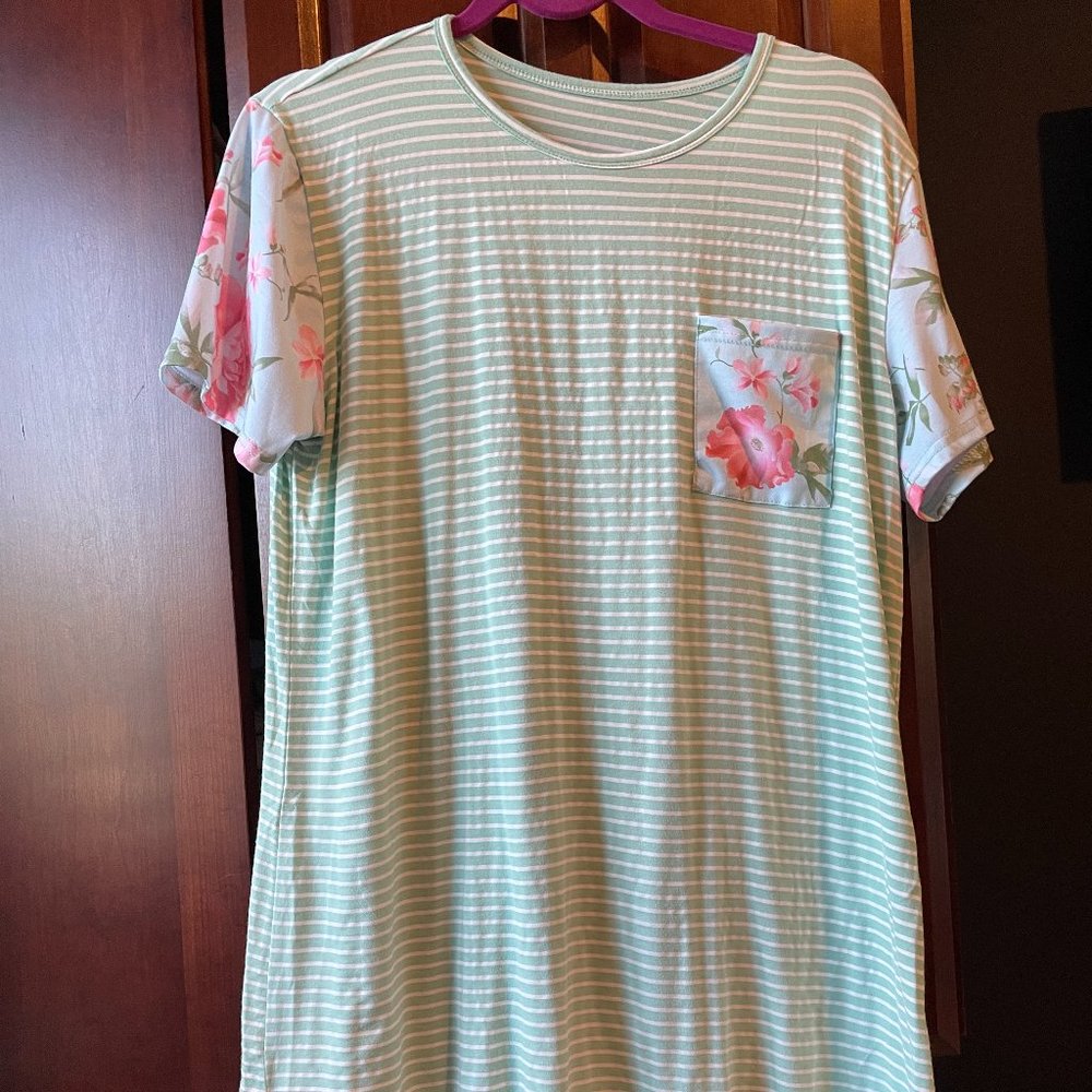 Women's t-shirt top